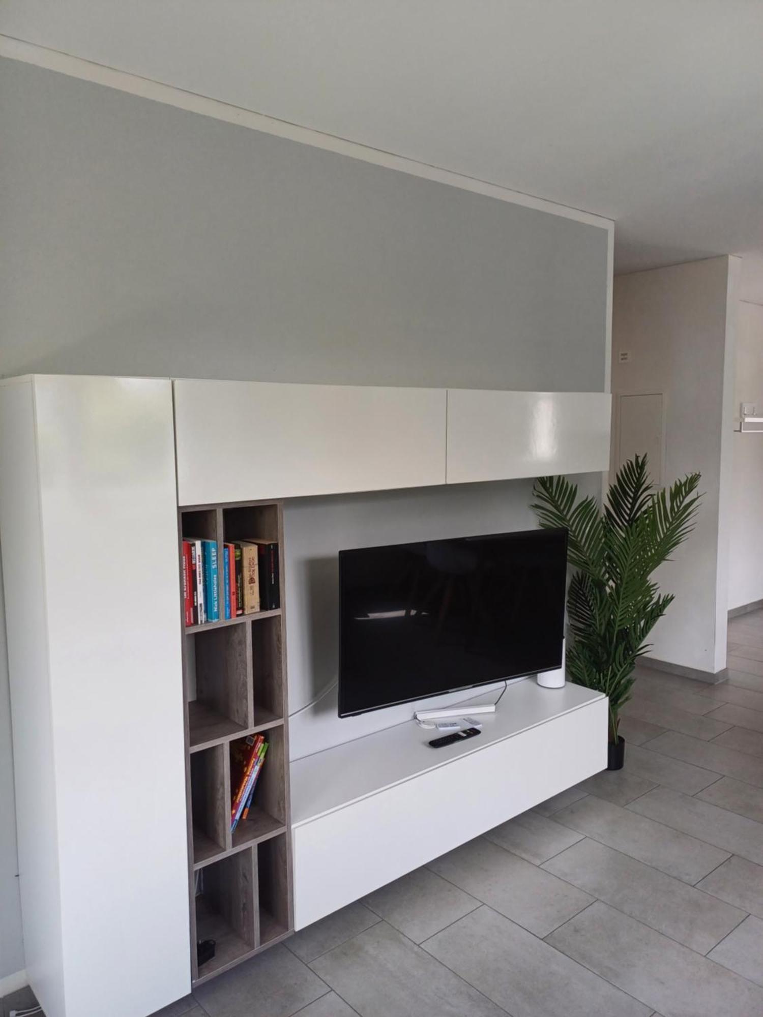 Crown Living Design Apartment - Gratis Parkplatz - Wlan - Kueche - Self Check-In Altach Ngoại thất bức ảnh